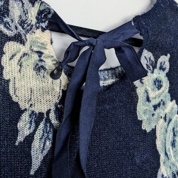 American Eagle Floral Sweater - Picture 4 of 4